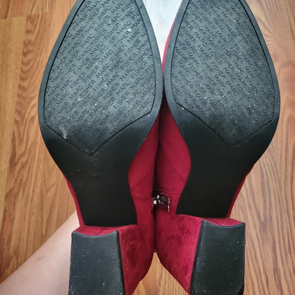 Mid Heel Suede Pointy Red Booties - Picture 11 of 12